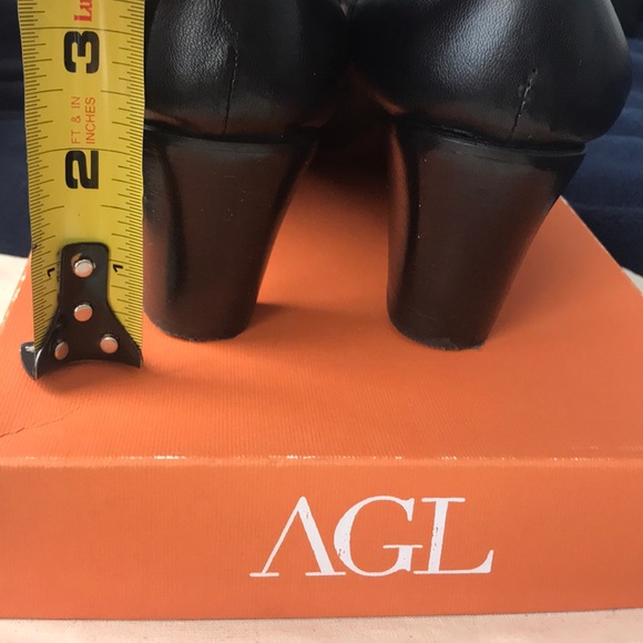 AGL pumps - black with silver buckle toe detail - Picture 2 of 8